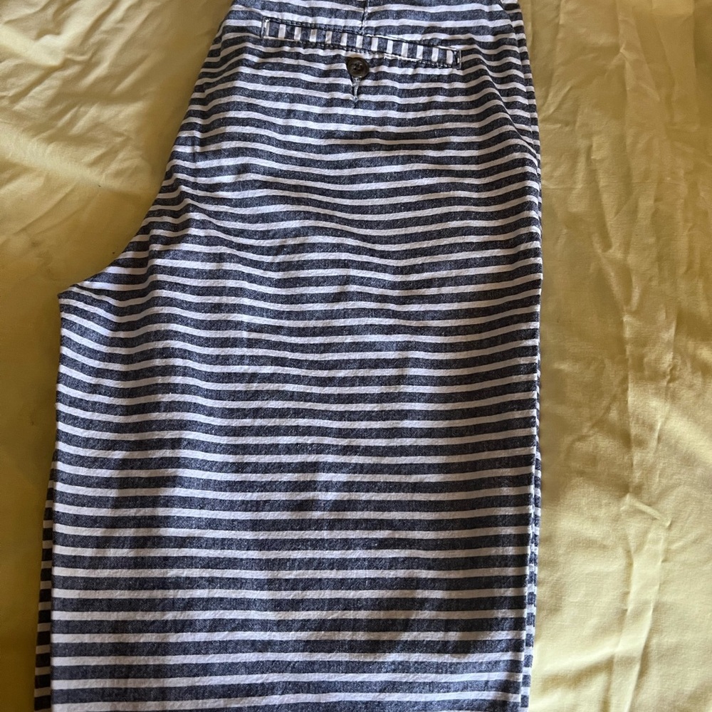 Old Navy Black and White Striped Shorts NWOT